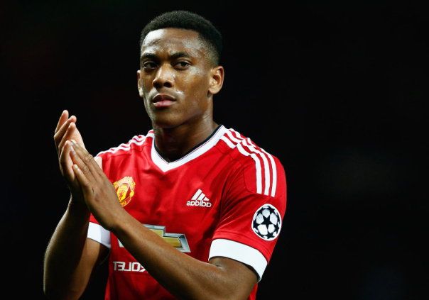 Vừa đến sân tập của MU, Anthony Martial đã vội vã rời đi: “Không rõ chuyện gì nữa”