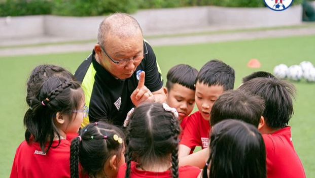 Học viện bóng đá thầy Park dừng hoạt động trong thời gian tới: “Vì lý do hết sức đặc biệt”