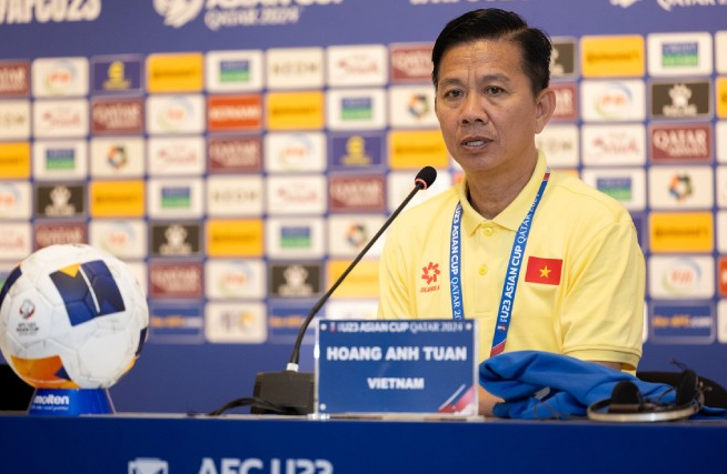 HLV Hoàng Anh Tuấn không hài lòng về thái độ thi đấu của U23 Việt Nam, không cho thấy tinh thần kiên cường: Có lẽ ảnh hưởng dưới thời ông Troussier khiến họ lơ tơ mơ như này